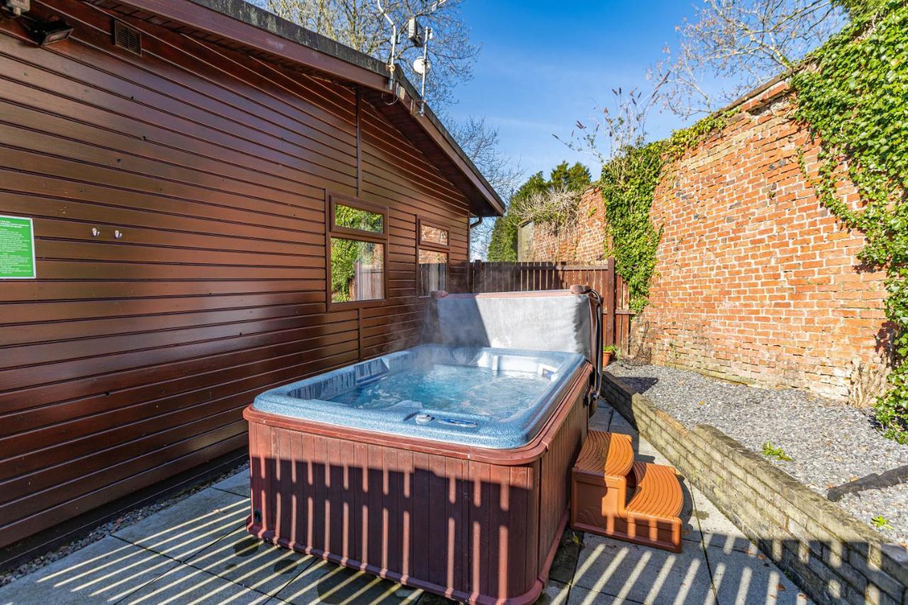 Bluebell Lodge 7 With Hot Tub Newton Stewart Ngoại thất bức ảnh